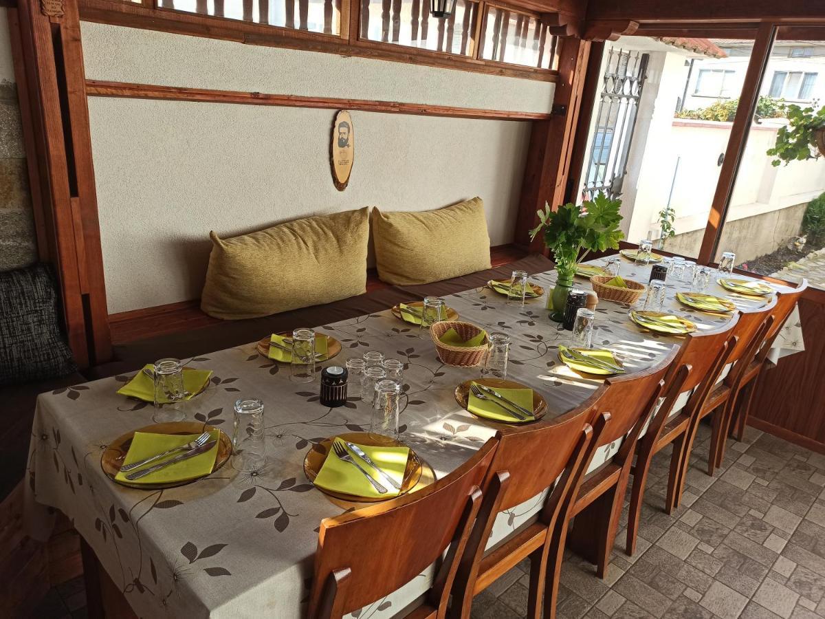 Guest House Ganovi Kalofer Ngoại thất bức ảnh