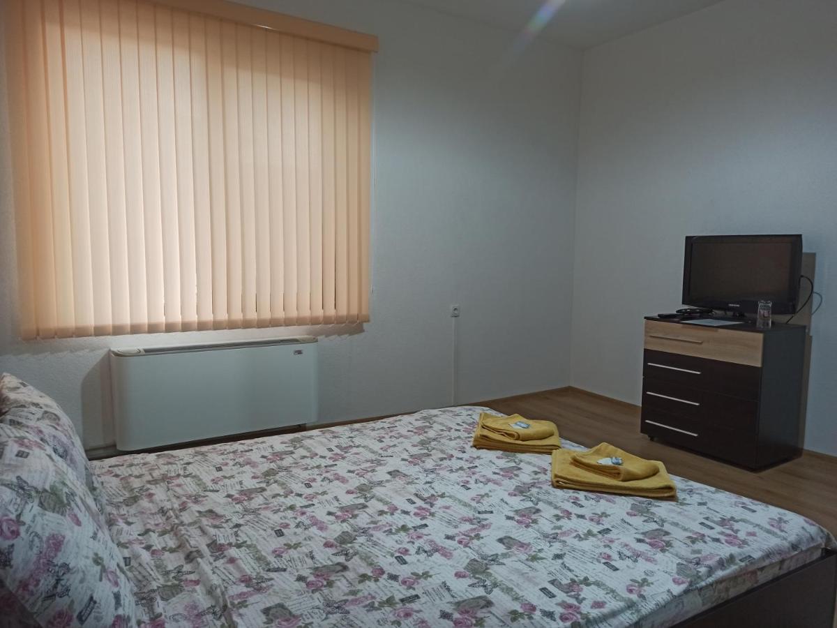 Guest House Ganovi Kalofer Ngoại thất bức ảnh