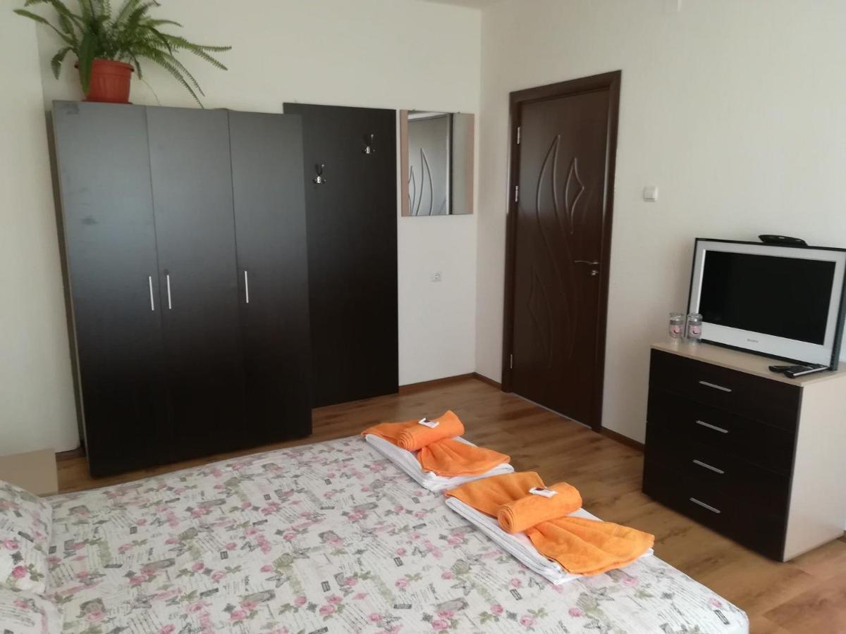 Guest House Ganovi Kalofer Ngoại thất bức ảnh