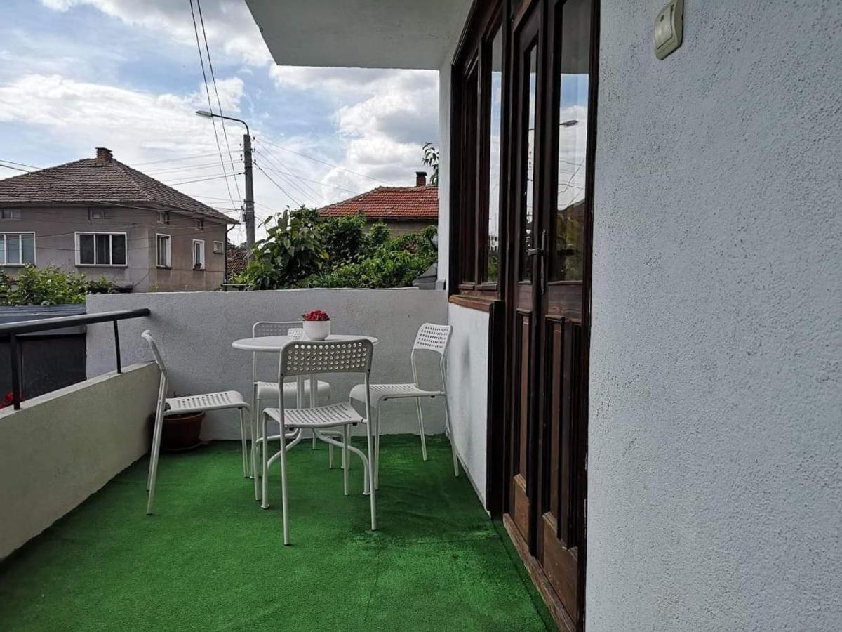 Guest House Ganovi Kalofer Ngoại thất bức ảnh