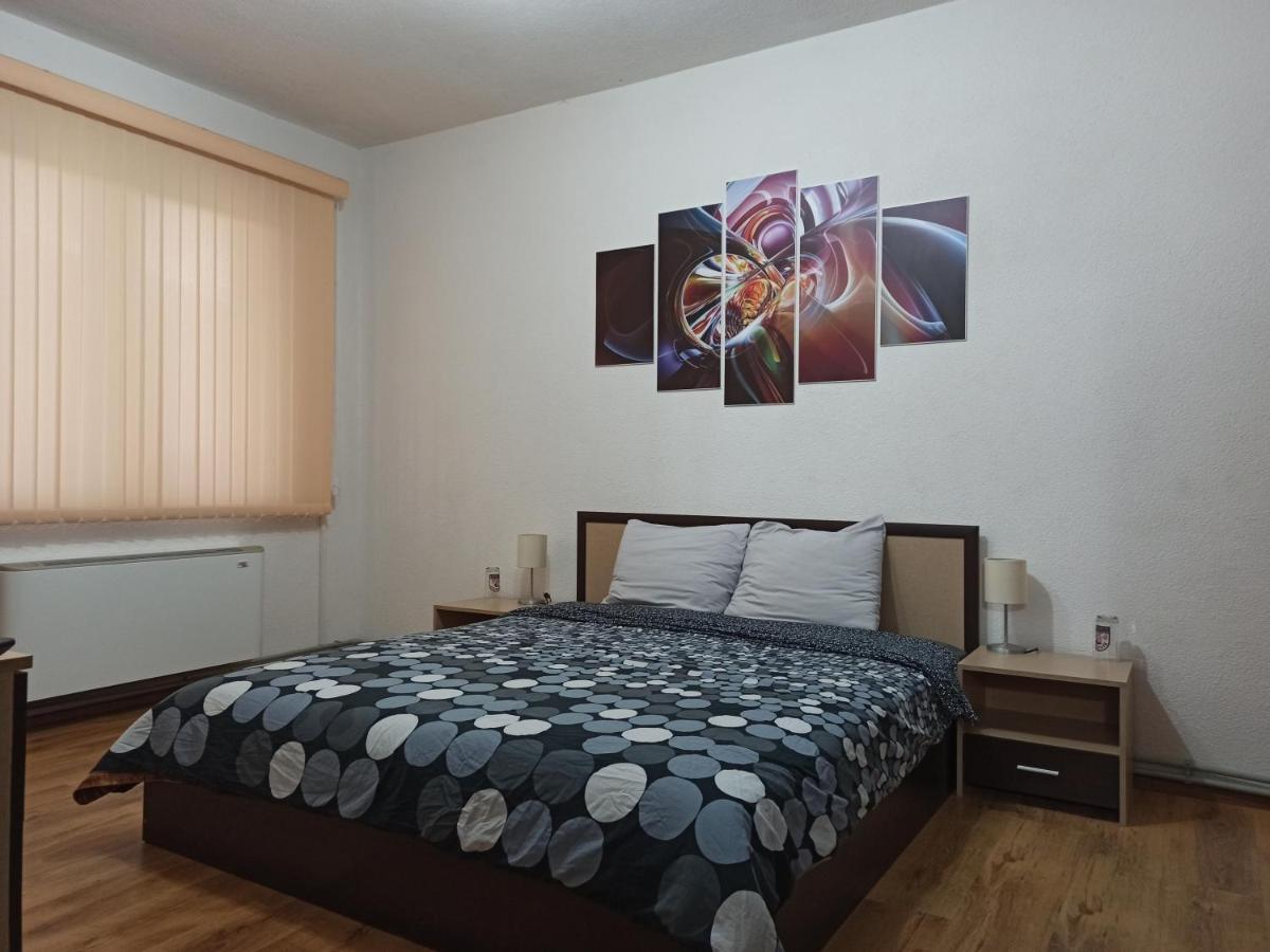 Guest House Ganovi Kalofer Ngoại thất bức ảnh