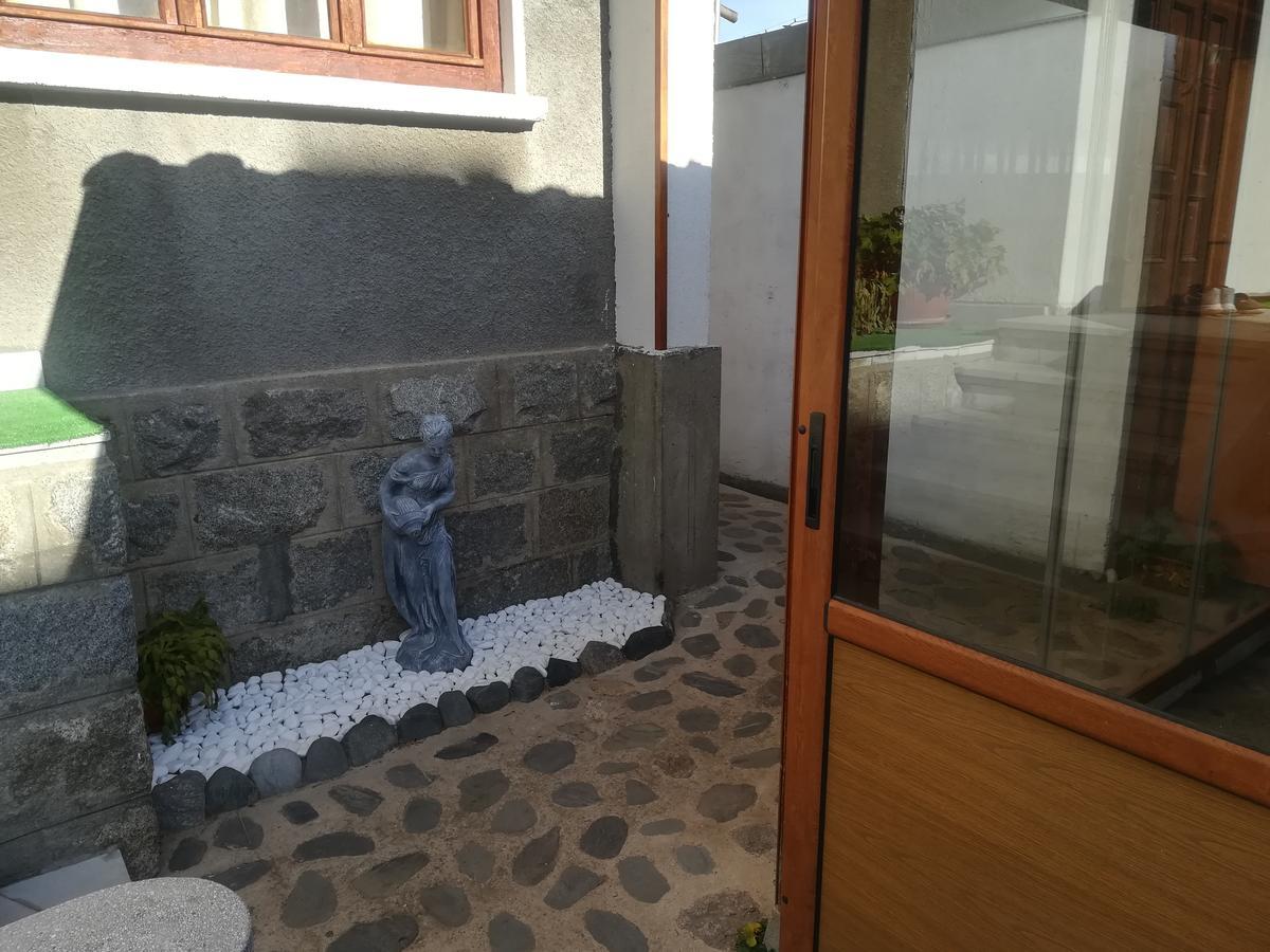 Guest House Ganovi Kalofer Ngoại thất bức ảnh