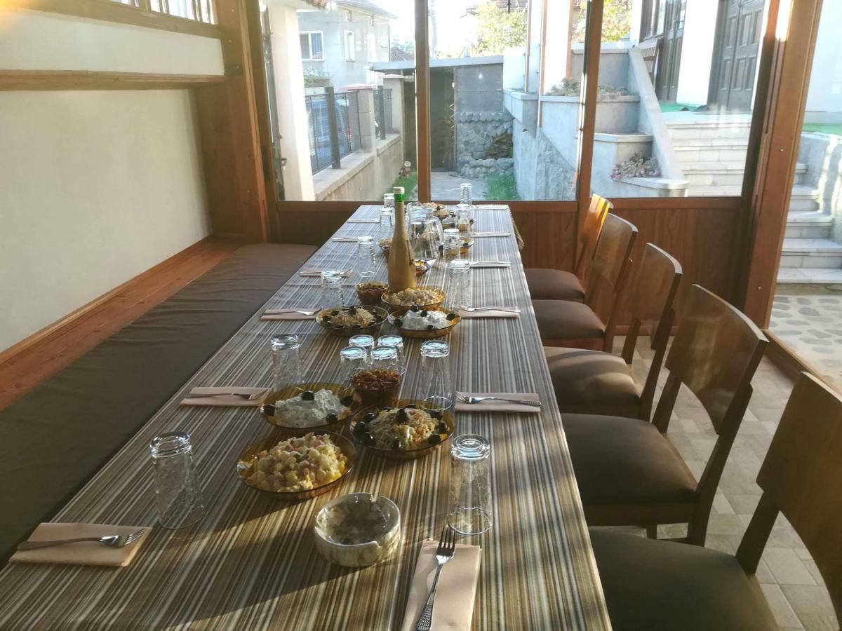 Guest House Ganovi Kalofer Ngoại thất bức ảnh