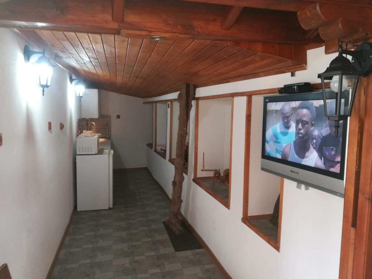 Guest House Ganovi Kalofer Ngoại thất bức ảnh